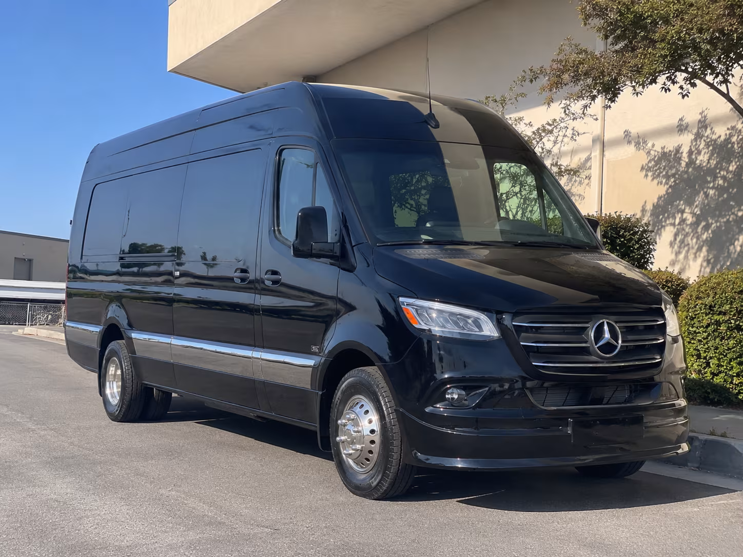 bus rental options for lansing trips