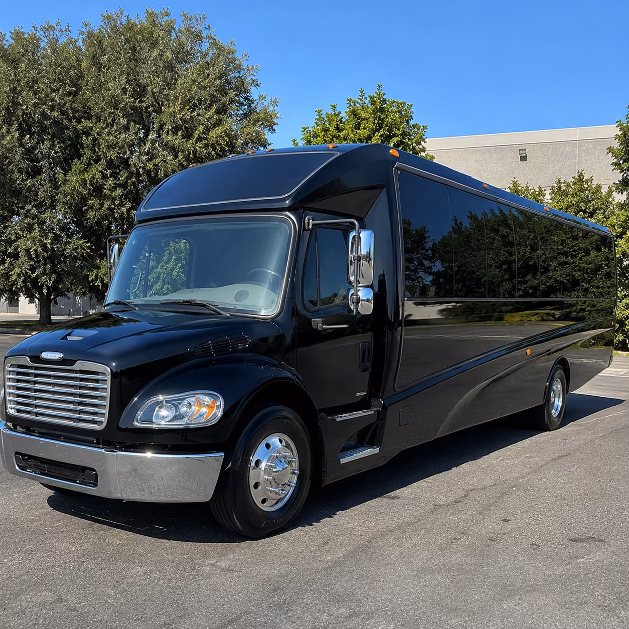 lansing 18 passenger minibus