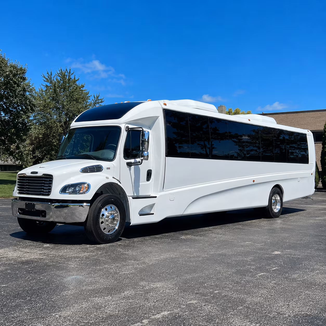 lansing 30 passenger minibus