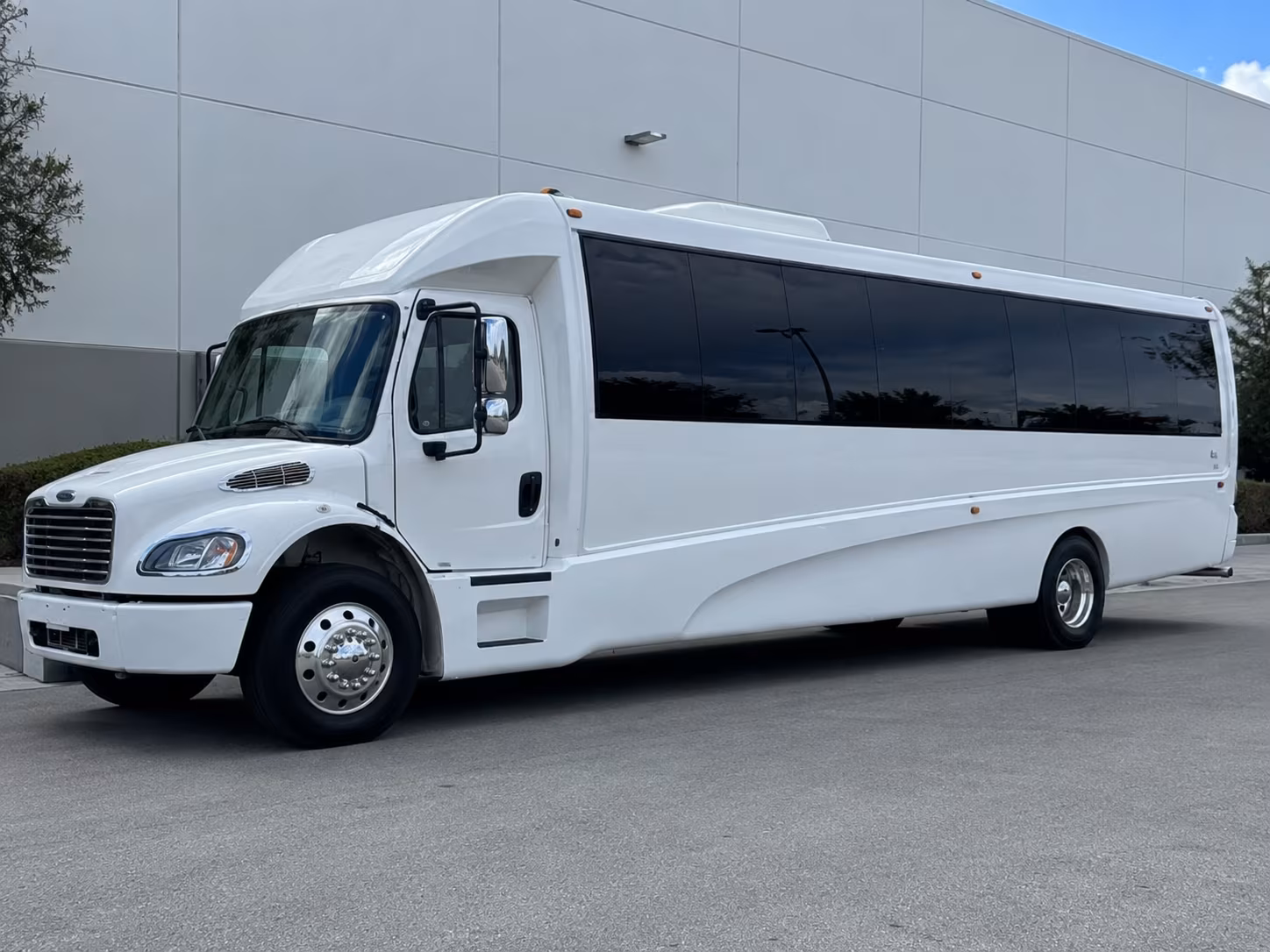lansing party bus